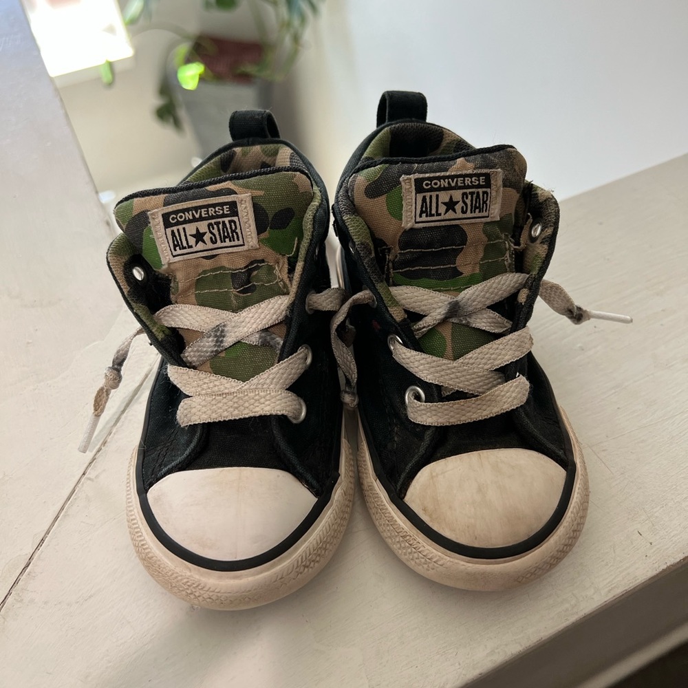 Converse Chuck Taylor All Star Mid Top